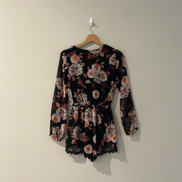 ASTR The Label Long Sleeve Romper - Picture 5 of 5